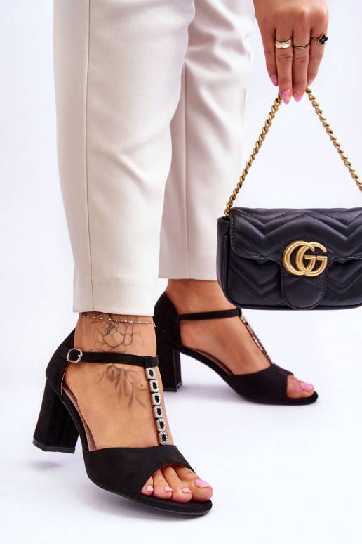 Aukštakulnės basutės iš zomšos juodos... Aukštakulnės basutės iš zomšos juodos...