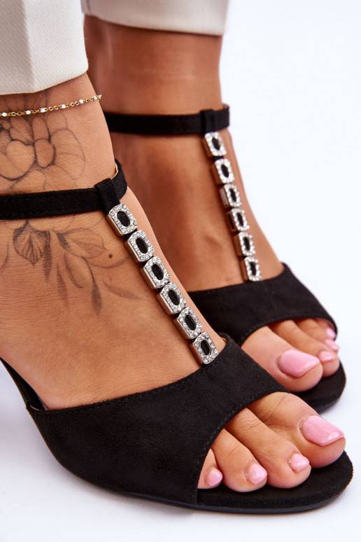 Aukštakulnės basutės iš zomšos juodos... Aukštakulnės basutės iš zomšos juodos...