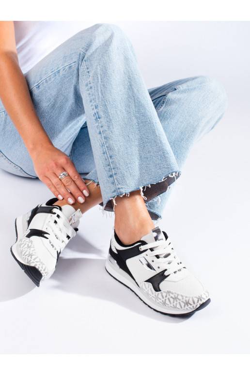 Sportinio stiliaus baltos spalvos-juodos spalvos moteriški bataie Shelovet Sportinio stiliaus baltos spalvos-juodos spalvos moteriški bataie Shelovet