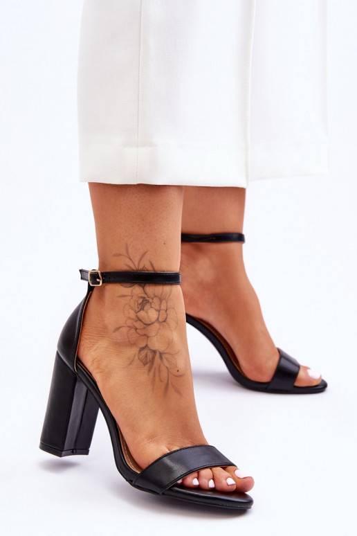 Moteriškos juodos spalvos basutės su... Moteriškos juodos spalvos basutės su...