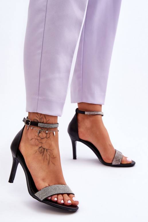 Bateliai su plonu kulniuku juodos... Bateliai su plonu kulniuku juodos...