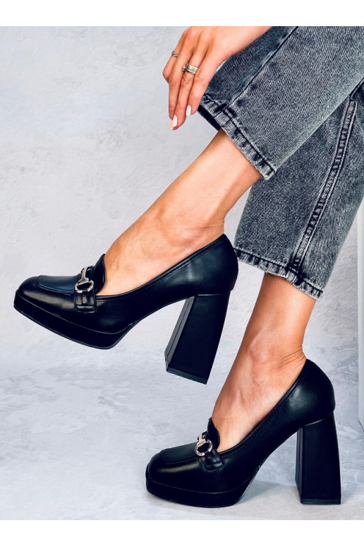 Stilingi batelia su storu kulniuku...