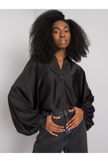 Juodi marškiniai plačiomis...